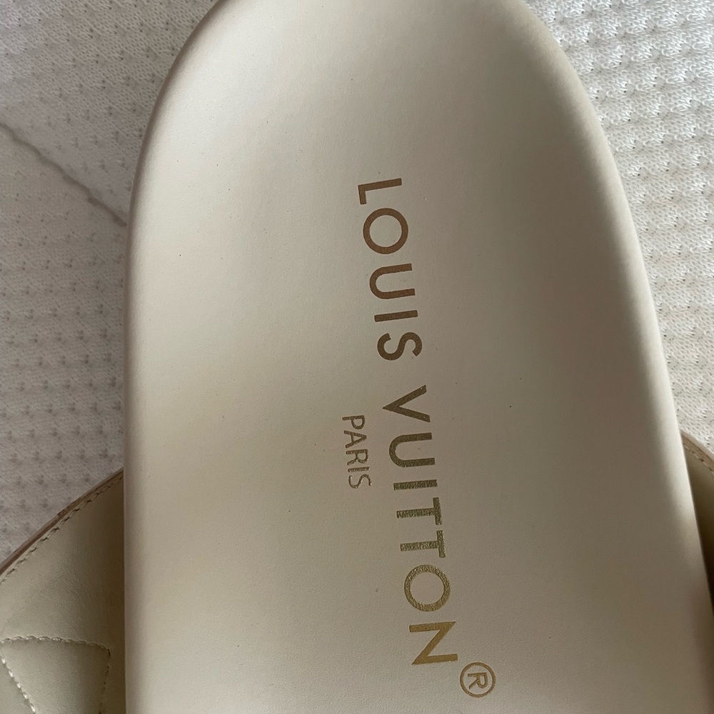 Authentic Louis Vuitton Bom Dia comfort Flat like new size 41 (US10) - Picture 12 of 13
